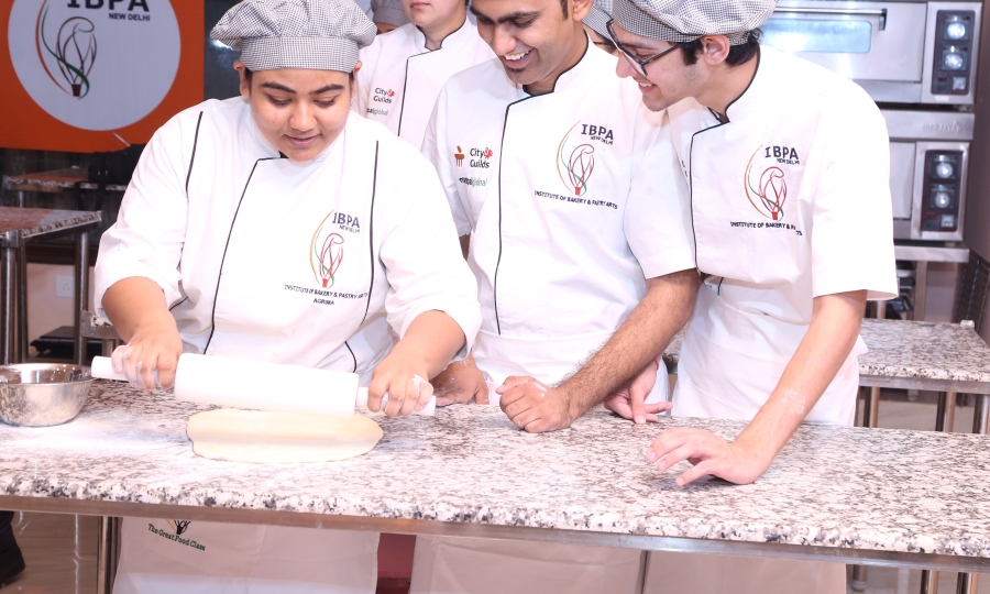 Professional baking classes in Delhi